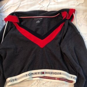 Urban OutfittersXTommy Hilfiger cropped sweatshirt